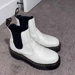White Chealsea doc martens platform
